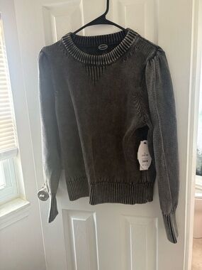 Women's Gray Crewneck Knit Sweater